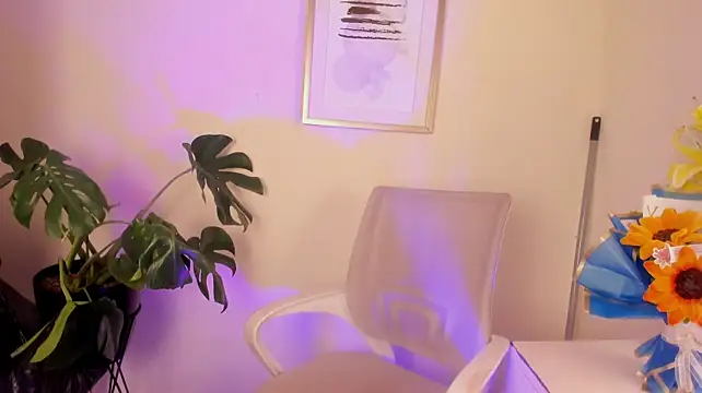 Emma_Dancer live cam on StripChat