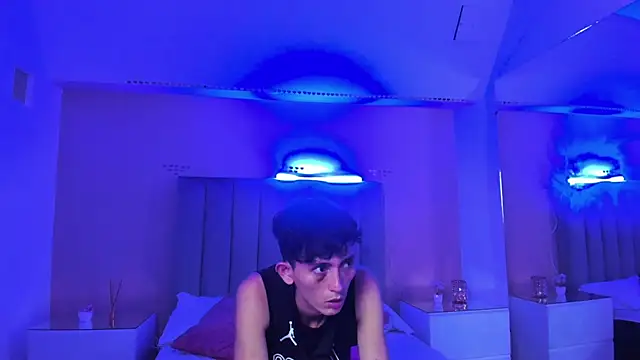 ariana_cri-x (Ask my age) - come destroy your little mouth🍆🔥😈🤫