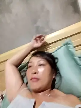 Angelina-Luxxy webcam