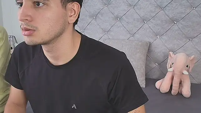 Ari_and_alex live cam preview