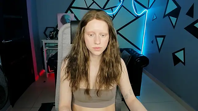 lidadarknet (F teen) - tease my but in shorts slap me pls