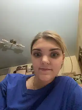 FlirtyLolaa webcam