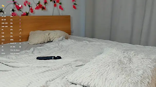 CleotildePiel live cam on StripChat