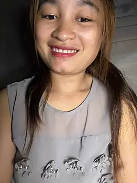 Cute-Sexyy live cam on StripChat