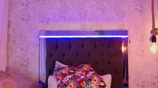 pixy_20 (T young) - suck dildo