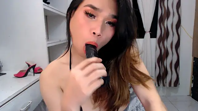 ur_luxella webcam