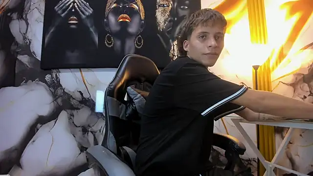 mono_blonde webcam