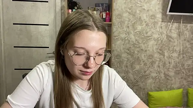TomokoHylinski webcam