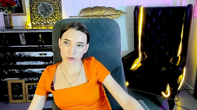 ElzaMadison webcam