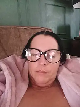 VelvetNaughty-Shem webcam
