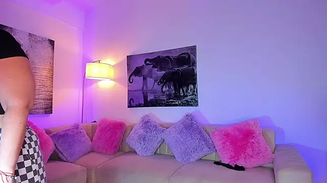 camilaa7 live cam on StripChat