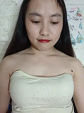 Cherry-squirtt live cam on StripChat