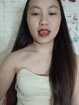 Cherry-squirtt live cam on StripChat