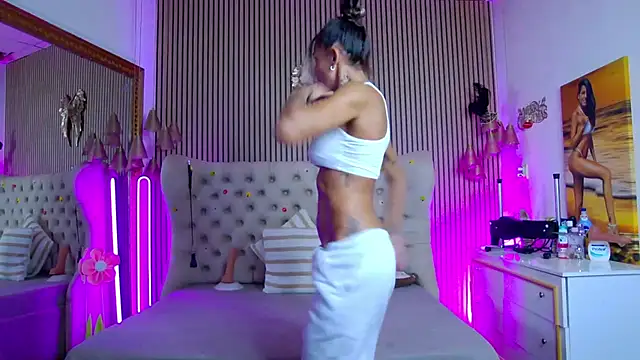 PlayfulShow live cam on StripChat