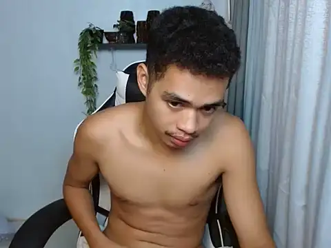 curlyasian_njxx webcam
