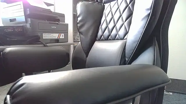 TrevorSteele live cam preview