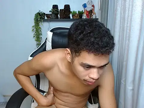 curlyasian_njxx webcam