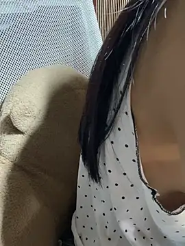 Mina048 webcam