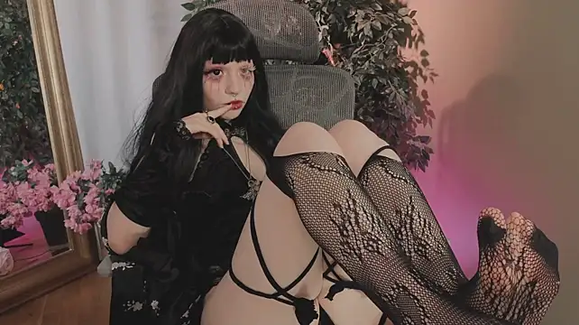 EffieRay live cam on StripChat