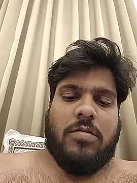 Cutehornyyboiy webcam