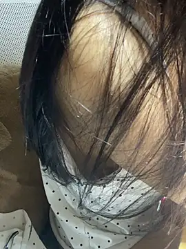 Mina048 webcam