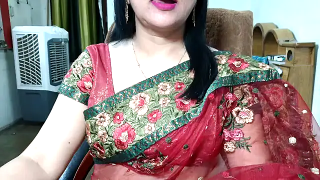 Cute_Mahi22 live cam on StripChat