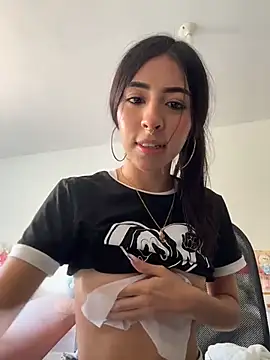 Mirandaa_Rogers live cam on StripChat