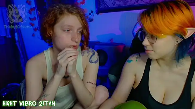 TrickyKitsune live cam on StripChat