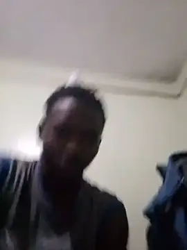 bonzo34 live cam on StripChat
