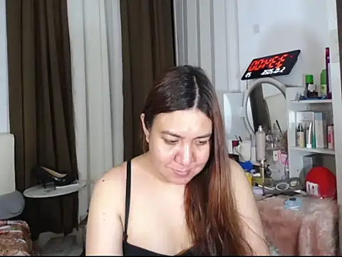 stellahugeX live cam on StripChat