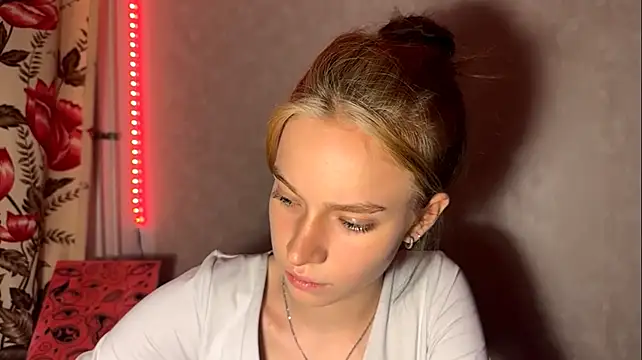 LydaDrozdenko live cam on StripChat