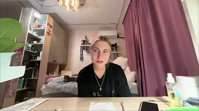 VelvetPinnick live cam on StripChat