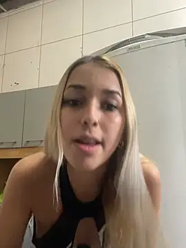 angell_hoot live cam on StripChat