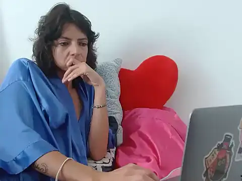 Labebe-rica live cam on StripChat