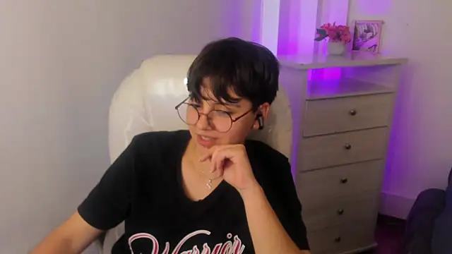 nathaly_ds (F teen) - undress me
