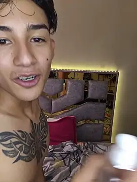 AndrewV07 webcam
