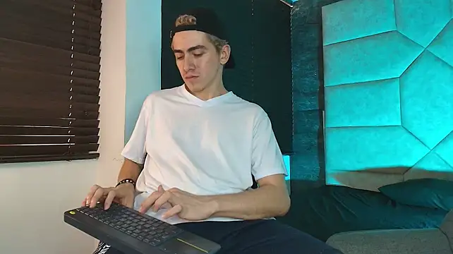 Tyler_Mcrey webcam