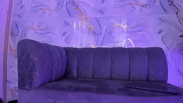 CarolineFyre webcam