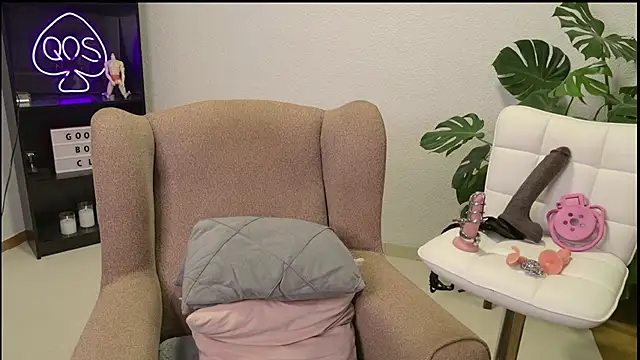 MargotGrey webcam