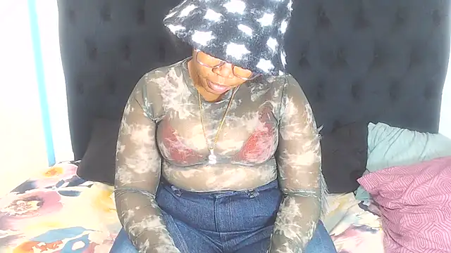 BootyClitQueen live cam preview
