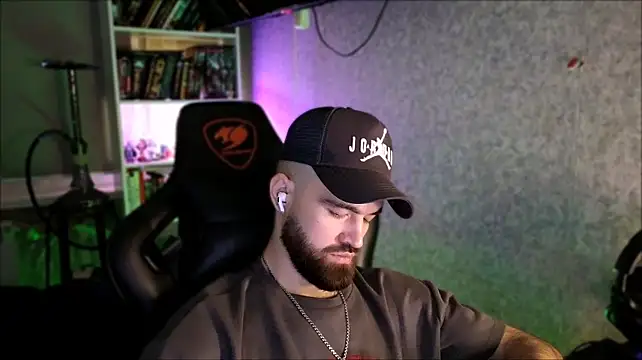 _Serious_Man webcam