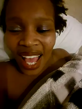 AfricanSquirtingQueen webcam