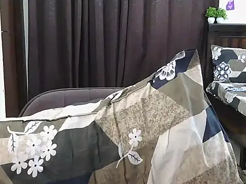 Cute__Roma webcam