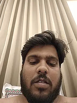Cutehornyyboiy webcam