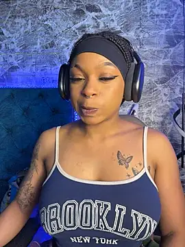 Melany_Williams live cam on StripChat