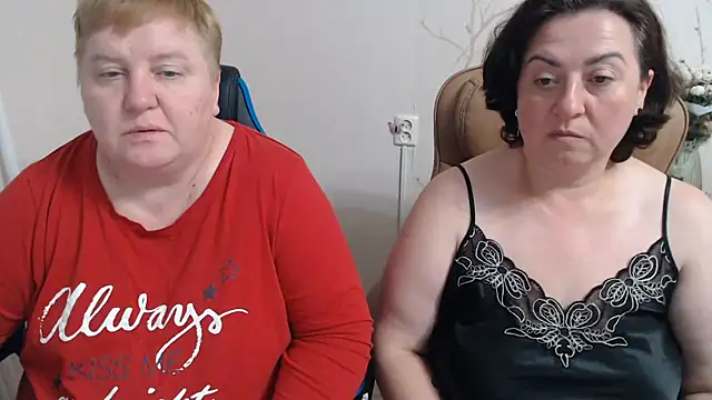 Lindy-Jeanie live cam on StripChat