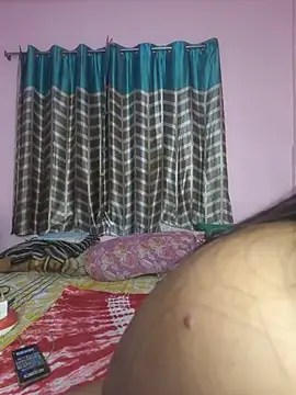 naughtymia06 live cam on StripChat