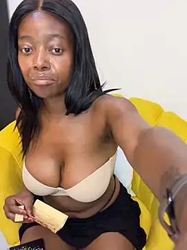 caramelCandy live cam on StripChat