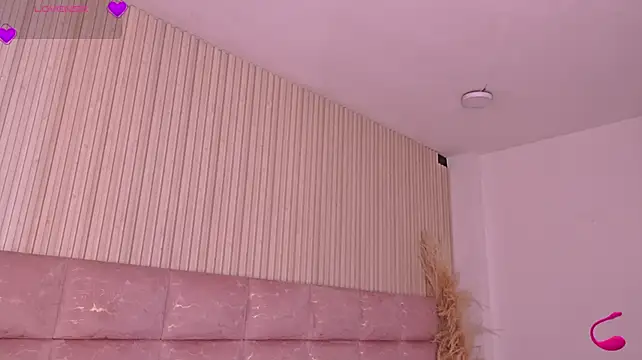 HannaRhodes live cam on StripChat
