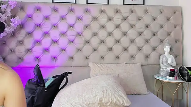 AnnieMartinez live cam on StripChat